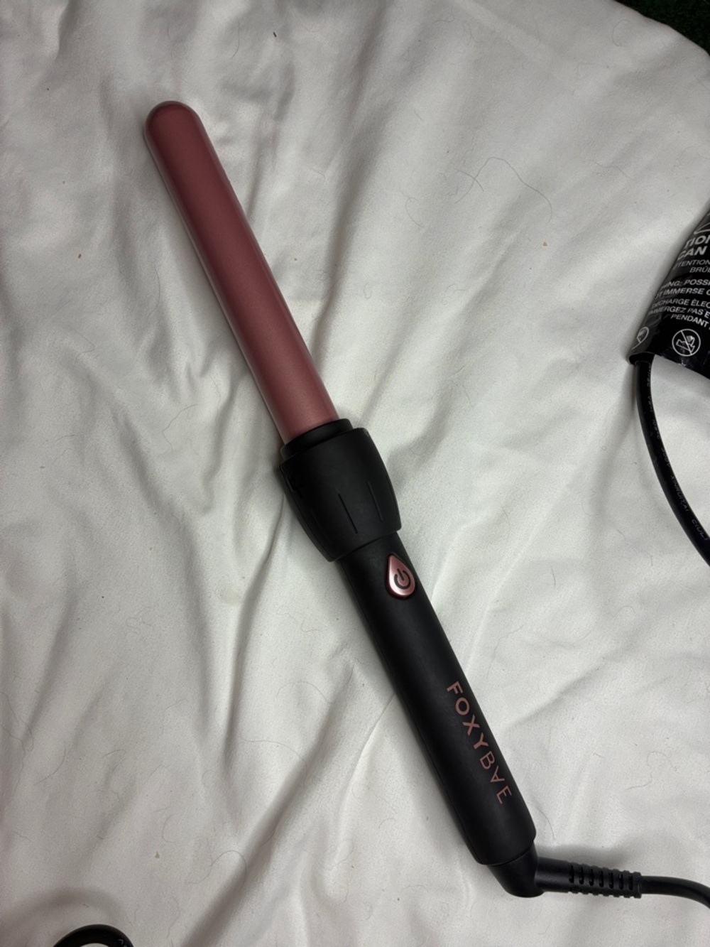 New Limited Edition FoxyBae 2MM Rose Gold Curling Wand - Picture 3 of 10